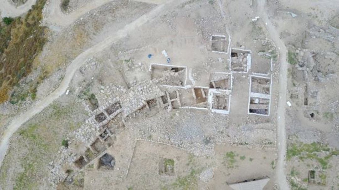 Aerial view of archaeologists at Shiloh excavation site.