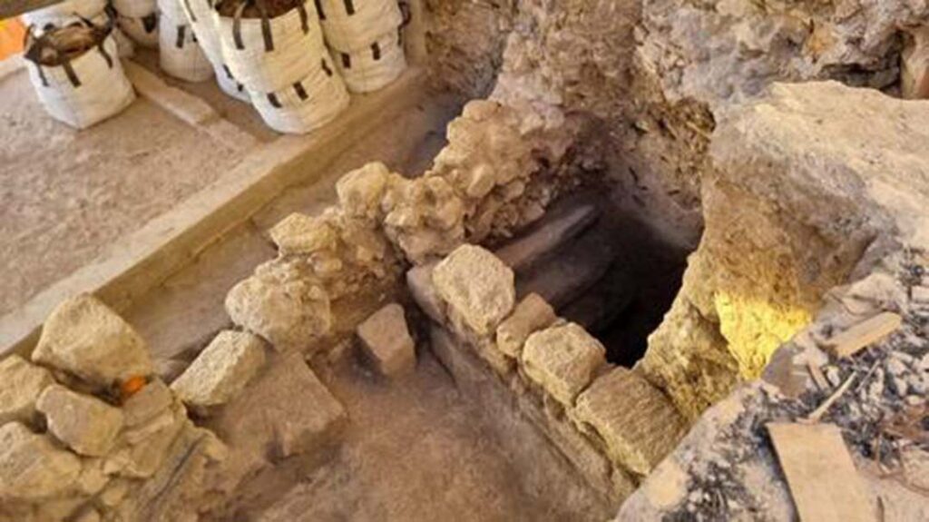 Ritual Bath Found At The Western Wall In Jerusalem | Patterns Of Evidence